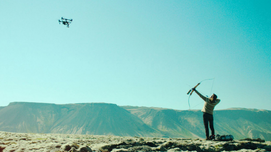 XII Semana de Cine de Derechos Humanos de Amnistía Internacional. Tema: Medio Ambiente. Proyección de ‘La mujer de la montaña’, de Benedikt Erlingsson. Coloquio posterior con Enrique Salvo Tierra, Asociación Ecologistas en Acción Coín y Mesa del Agua de Coín