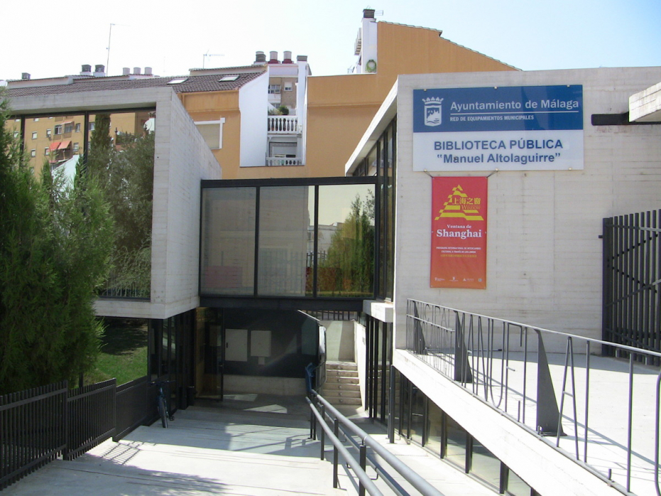 Ciclo '25 del 21': inauguración de la exposición colectiva 'El miedo es el mensaje' a cargo del alumnado de IES Romero Esteo 
