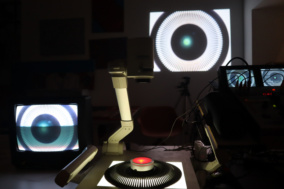 Ciclo ’25 del 21’. ‘Despertar Cyborg: la conciencia entre circuitos’, Kansas Anymore (aka Random Visuals) & LCAMálaga 
