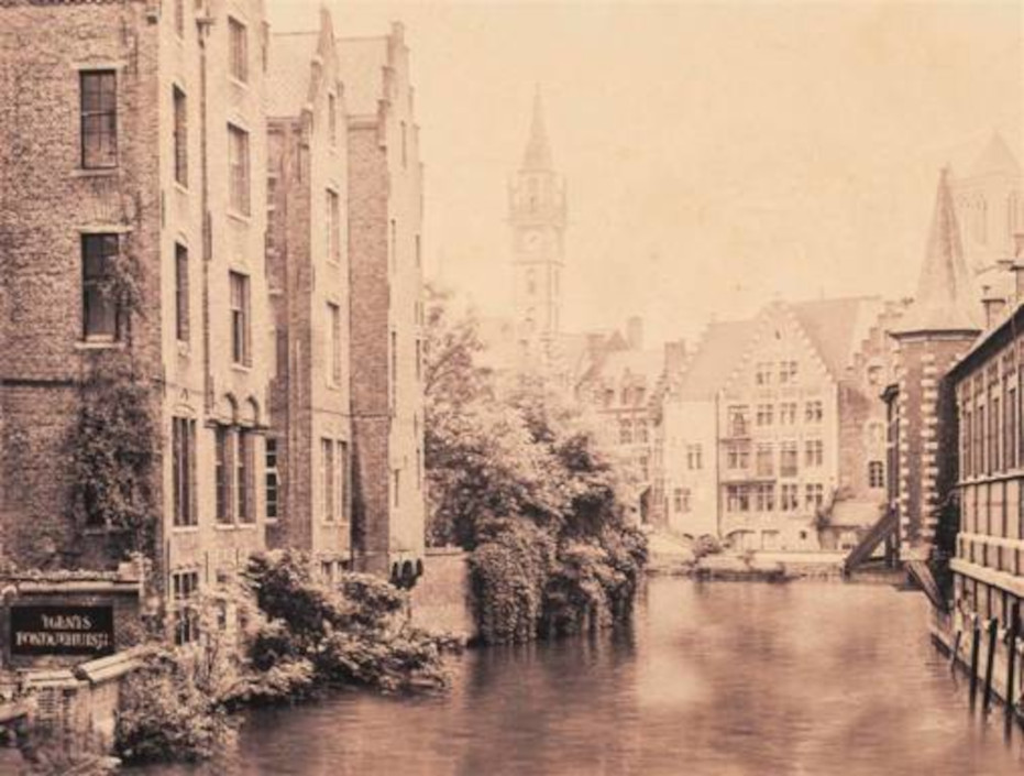 Europa ante su espejo. Exposición Fotografías de Burton Norton, de Eduardo Momeñe