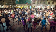 Flash Mob de la Cía. Dany Cantos en Plaza de la Constitución 