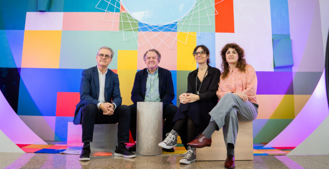 La artista Cristina Céspedes interviene la escalera de acceso del MEET Colección Museo Ruso para MaF